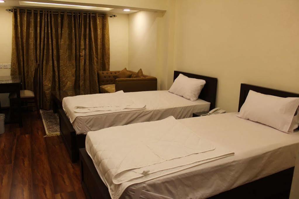 Hotel Diplomat Islamabad Exterior foto
