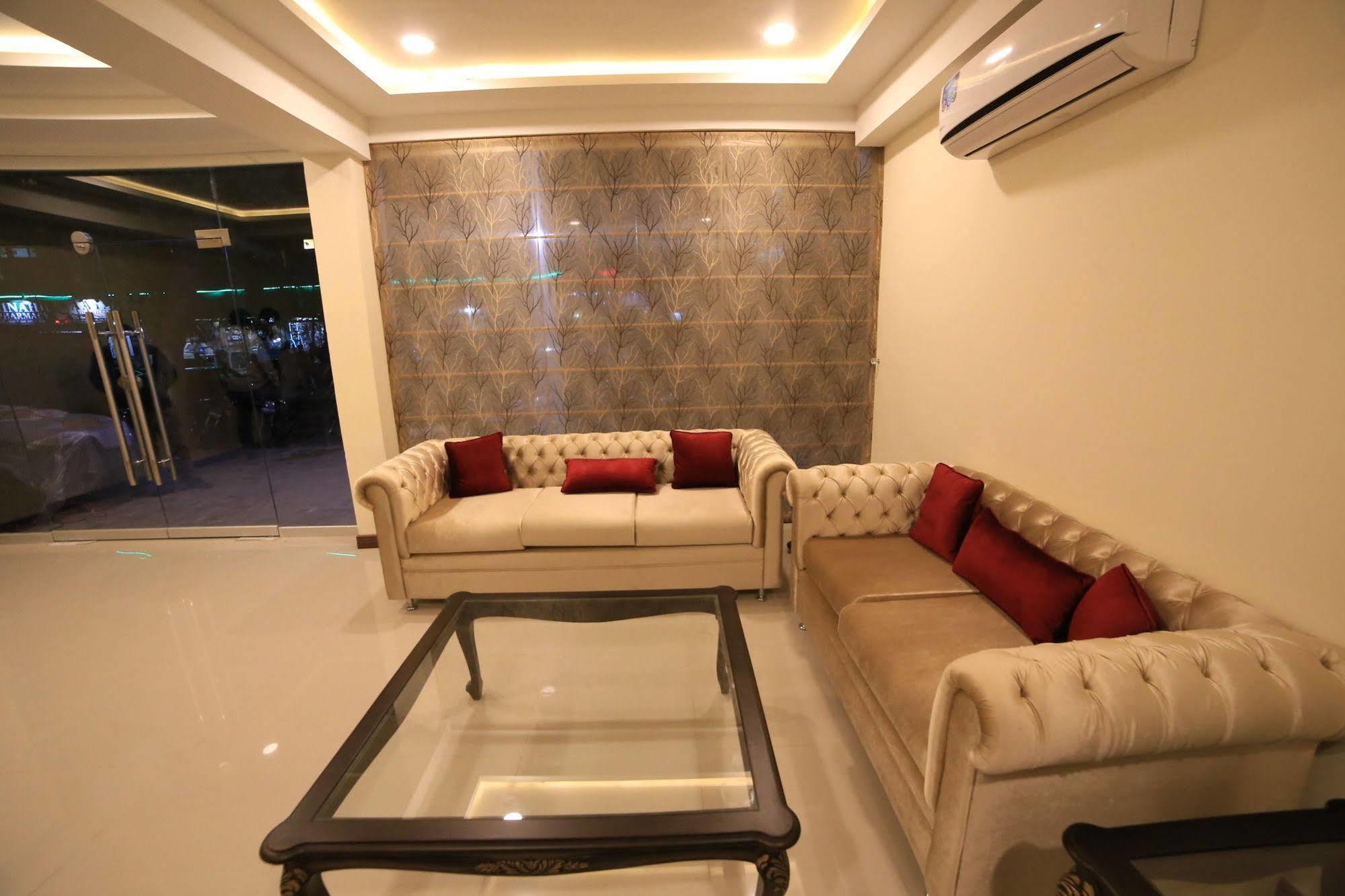 Hotel Diplomat Islamabad Exterior foto