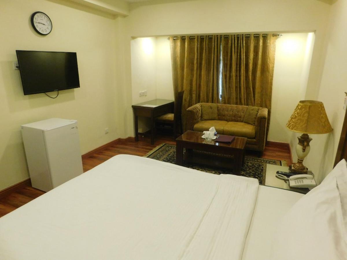Hotel Diplomat Islamabad Exterior foto