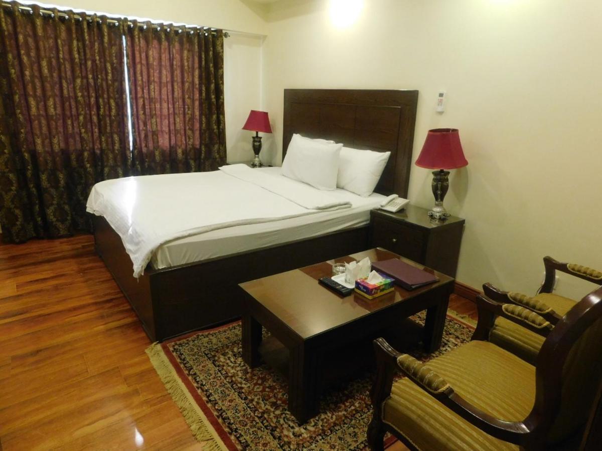 Hotel Diplomat Islamabad Exterior foto